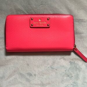 Great condition!
Kate Spade